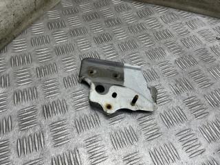 Кронштейн крыла передний правый Toyota Camry 2009