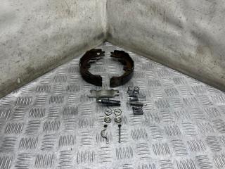 Запчасть ремкомплект стояночного тормоза правый Toyota Camry 2014