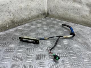 Кнопка открывания багажника Toyota Avensis 2008