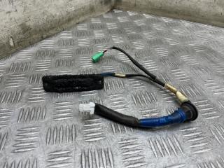 Кнопка открывания багажника Toyota Avensis 2008