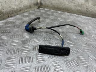 Кнопка открывания багажника Toyota Avensis 2008