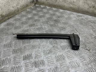 Запчасть направляющая стекла двери передняя правая Toyota Camry 2008