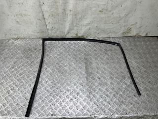 Запчасть уплотнитель стекла передний правый Toyota Camry 2009