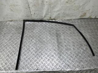 Запчасть уплотнитель стекла передний правый Toyota Camry 2010