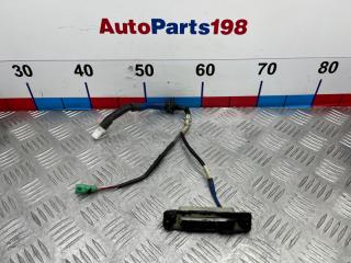 Кнопка открывания багажника Toyota Avensis 2008