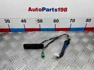 Кнопка открывания багажника Toyota Camry 2010