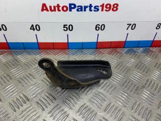 Крюк буксировочный правый Toyota Camry 2008