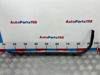 Запчасть накладка порога внутренняя передняя правая Toyota Carina E 1993