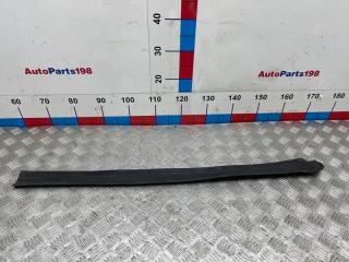 Фото запчасти уплотнитель двери нижний передний правый Chery Tiggo 8 2021 контрактная запчасть Запчасть уплотнитель двери нижний передний правый Chery Tiggo 8 2021