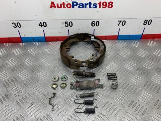 Запчасть ремкомплект стояночного тормоза левый Toyota Camry 2014