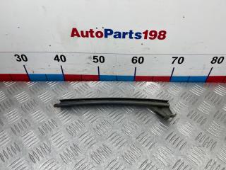 Запчасть направляющая стекла двери передняя левая Toyota Carina E 1993