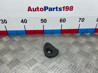 Заглушка правая Toyota Camry 2010