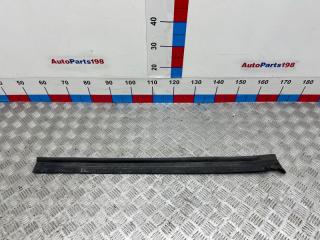 Уплотнитель двери нижний передний левый Chery Tiggo 7 Pro 2021