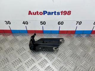 Кронштейн крыла левый Toyota Camry 2014