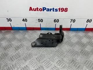 Кронштейн крыла левый Toyota Camry 2012