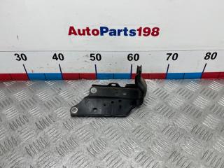 Кронштейн крыла левый Toyota Camry 2014