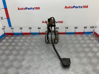 Запчасть педаль тормоза Toyota Carina E 1992
