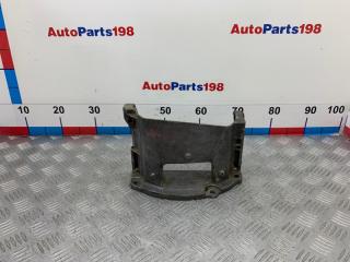 Запчасть кронштейн кпп Toyota Carina E 1996