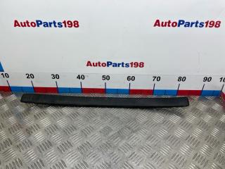 Запчасть накладка порога внутренняя передняя правая Toyota Carina E 1992