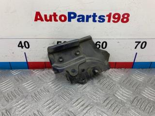 Кронштейн крыла передний правый Toyota Camry 2010