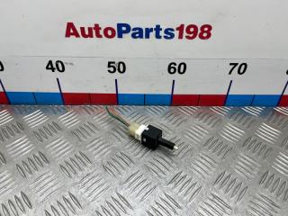 Запчасть датчик включения стопсигнала Suzuki Swift 2004