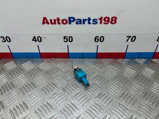 Запчасть датчик включения стопсигнала Toyota Tank 2017