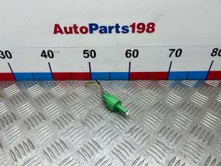 Фото запчасти датчик включения стопсигнала Toyota Land Cruiser Prado 2017 контрактная запчасть Запчасть датчик включения стопсигнала Toyota Land Cruiser Prado 2017