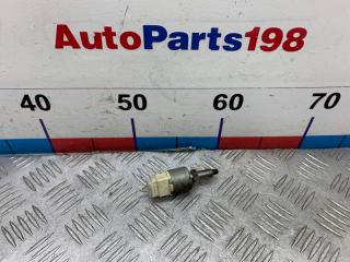 Фото запчасти датчик включения стопсигнала Toyota Land Cruiser Prado 2001 контрактная запчасть Запчасть датчик включения стопсигнала Toyota Land Cruiser Prado 2001