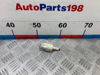 Запчасть датчик включения стопсигнала Toyota Camry 2014