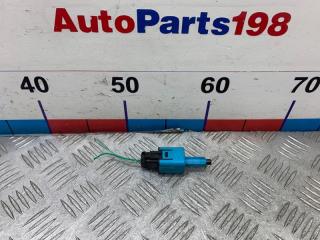 Запчасть датчик включения стопсигнала Toyota Roomy 2017