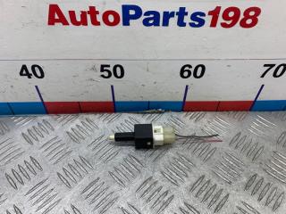 Запчасть датчик включения стопсигнала Suzuki Swift 2003