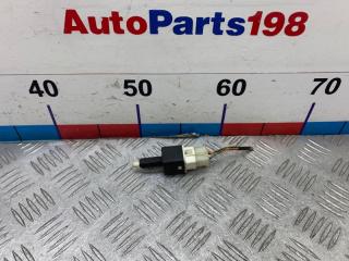 Запчасть датчик включения стопсигнала Suzuki Escudo 2003