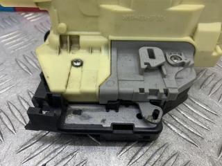 Замок двери передний левый Tiguan 2014 1 CAWA