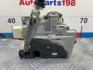 Замок двери передний правый Passat 2012 B7 CAXA
