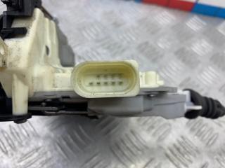 Замок двери передний правый Passat 2012 B7 CAXA