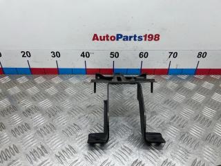 Кронштейн радиатора Nissan Qashqai 2011