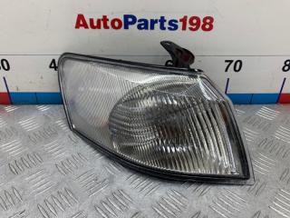 Указатель поворота передний правый Toyota Camry 1998