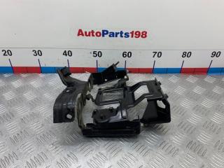 Запчасть кронштейн блока управления Mazda 3 2015