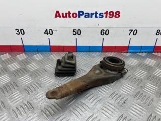 Фото запчасти вилка сцепления Toyota Corolla 2007 контрактная запчасть Запчасть вилка сцепления Toyota Corolla 2007