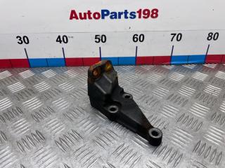 Запчасть кронштейн двигателя правый Toyota Corolla 2007