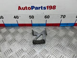 Фото запчасти кронштейн Volkswagen Touran 2012 контрактная запчасть Запчасть кронштейн Volkswagen Touran 2012