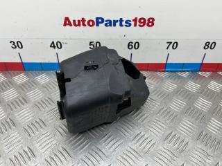 Фото запчасти защитный кожух Volkswagen Polo 2012 контрактная запчасть Запчасть защитный кожух Volkswagen Polo 2012