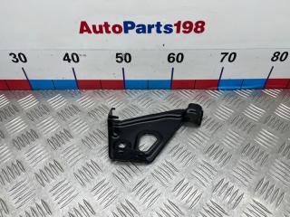 Кронштейн бампера задний правый Toyota Camry 2010