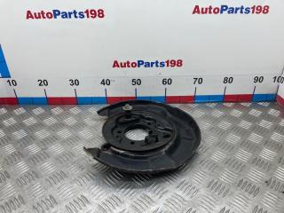 Щит опорный задний правый Toyota Camry 2005