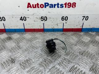 Фото запчасти кнопка открытия двери Toyota Corolla 2009 контрактная запчасть Запчасть кнопка открытия двери Toyota Corolla 2009