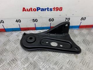 Кронштейн подрамника передний левый Toyota Camry 2014