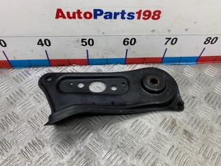 Кронштейн подрамника передний левый Toyota Camry 2014