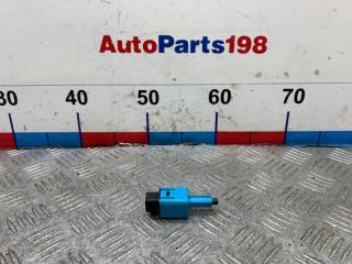 Запчасть датчик включения стопсигнала Toyota Passo 2019