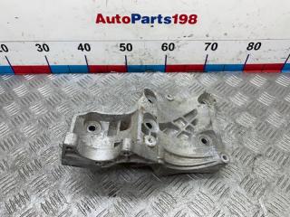 Запчасть кронштейн компрессора кондиционера Opel Insignia 2012