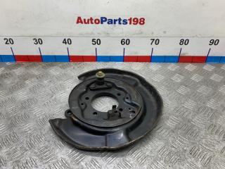 Щит опорный задний правый Toyota Camry 2005